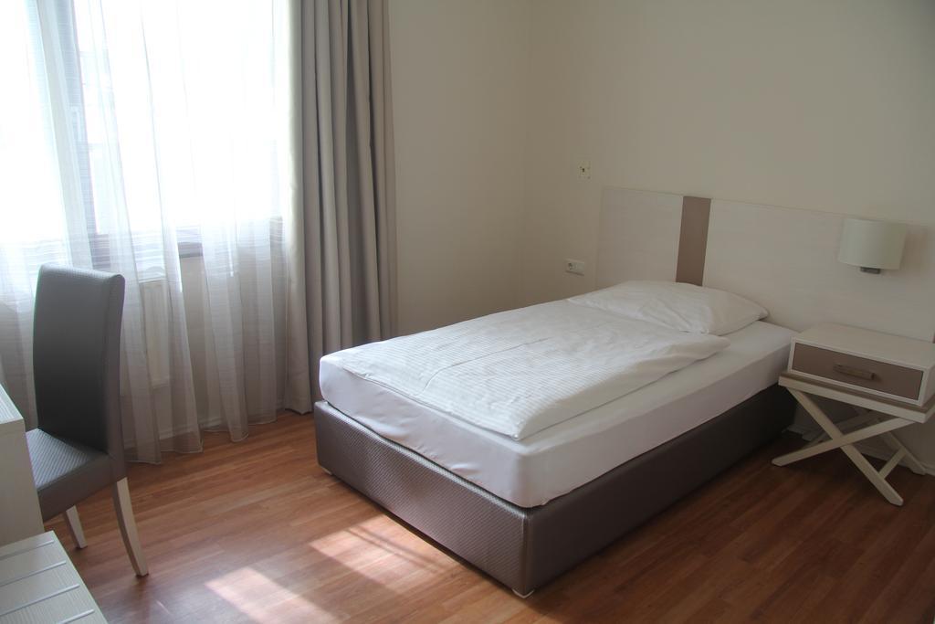 Hotel Centro Stuttgart Zewnętrze zdjęcie