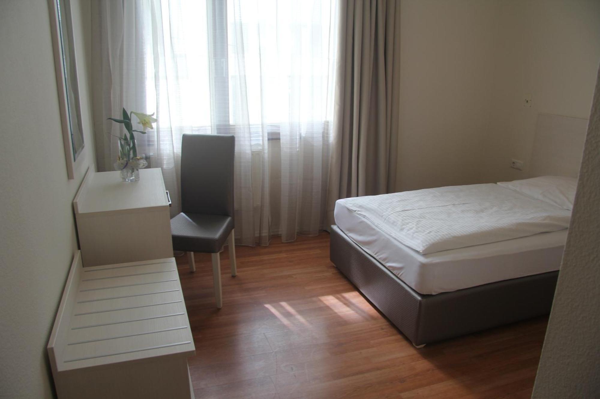 Hotel Centro Stuttgart Zewnętrze zdjęcie